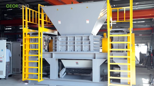 GD-485-8016雙軸破碎機試機影片，應用腳踏車、輪胎、大型木棧板、加侖桶、家具、鐵片、電纜