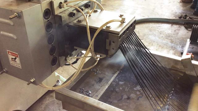 強壓入料單機回收造粒機GD-120F-SP拉條切影片