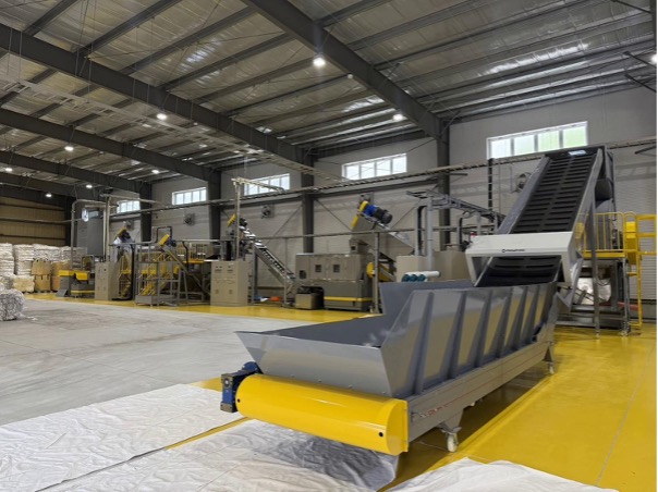 Turnkey washing line installed in Japan: a clean, high-standard facility environment meeting Japan’s strict requirements for operational stability and material quality.